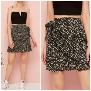 NWOT Black + Tan Floral Print Ruffle Skirt